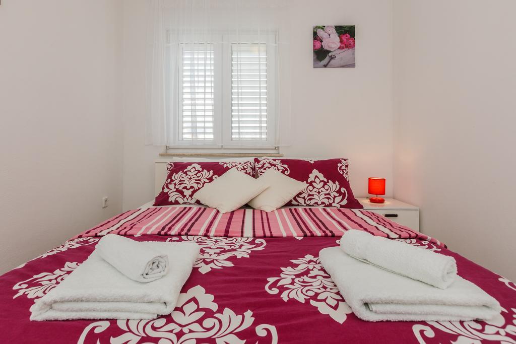 Apartment Anna Kastela Bagian luar foto