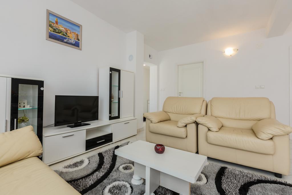 Apartment Anna Kastela Bagian luar foto