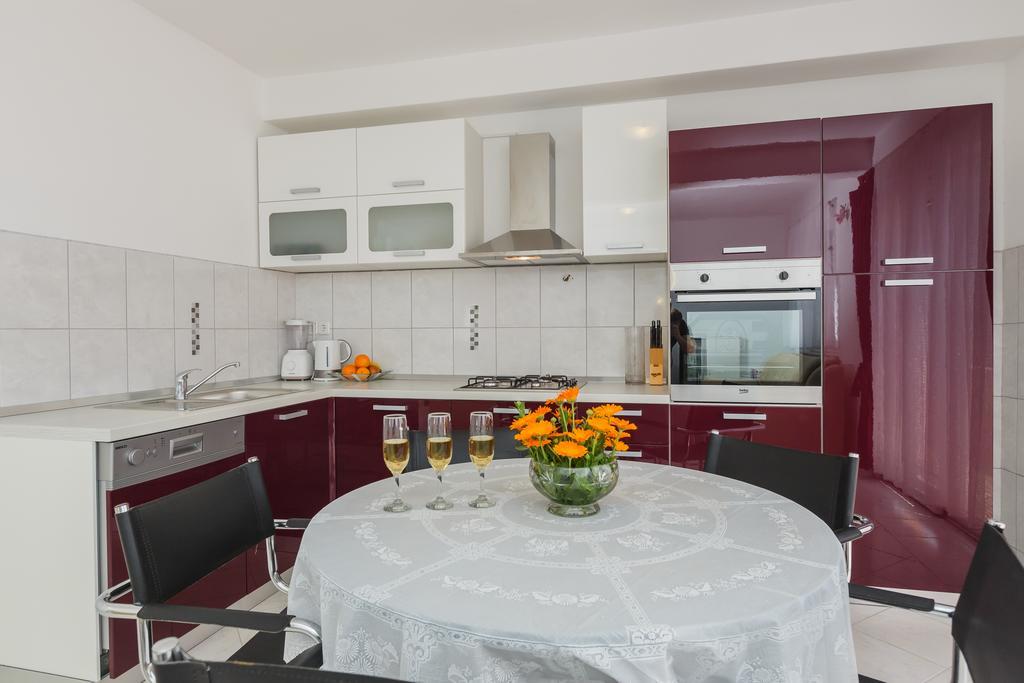 Apartment Anna Kastela Bagian luar foto