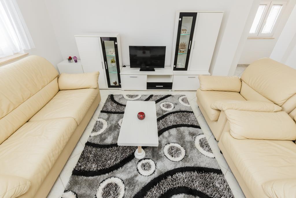 Apartment Anna Kastela Bagian luar foto
